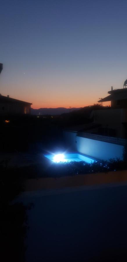 The Olive Grove Villa Planos  Bagian luar foto